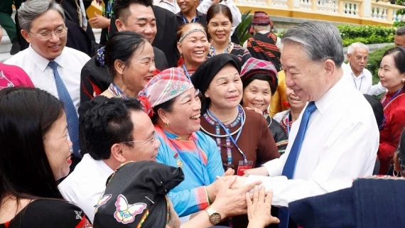 PHÁT HUY VAI TRÒ GIÀ LÀNG, TRƯỞNG BẢN, NGHỆ NHÂN, NGƯỜI CÓ UY TÍN TRONG CỦNG CỐ KHỐI ĐẠI ĐOÀN KẾT TOÀN DÂN TỘC