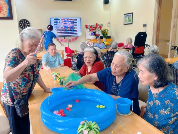 SINH NHẬT QUÝ II TẠI LOTUS CARE: GÌN GIỮ NHỮNG NÉT ĐẸP TRONG CHĂM SÓC NGƯỜI CAO TUỔI