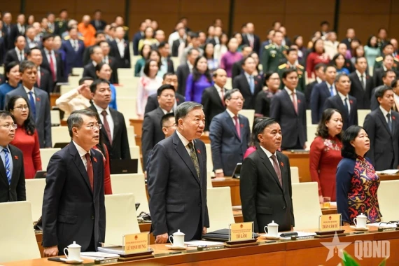 KỲ HỌP KHÔNG THƯỜNG LỆ THỨ NHẤT CỦA QUỐC HỘI: QUYẾT ĐỊNH NHIỀU VẤN ĐỀ CẤP BÁCH, TẠO NỀN TẢNG CHO PHÁT TRIỂN ĐẤT NƯỚC