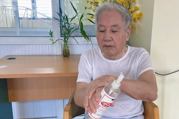 CÚM MÙA GIA TĂNG, NGƯỜI CAO TUỔI CẦN CHỦ ĐỘNG PHÒNG BỆNH
